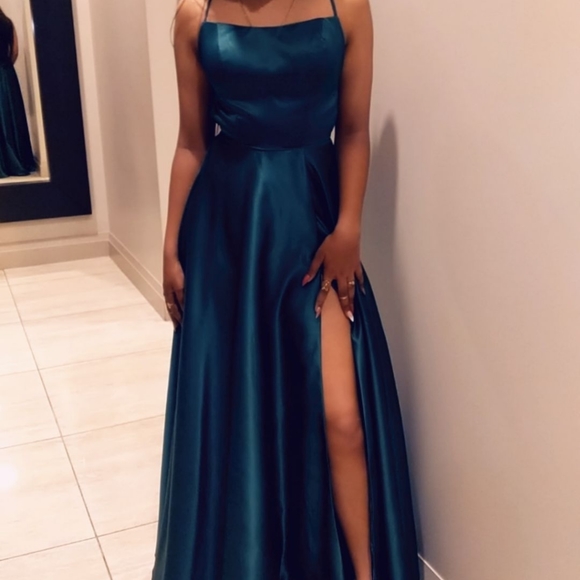 Emerald Green Evening Gown - Picture 4 of 5